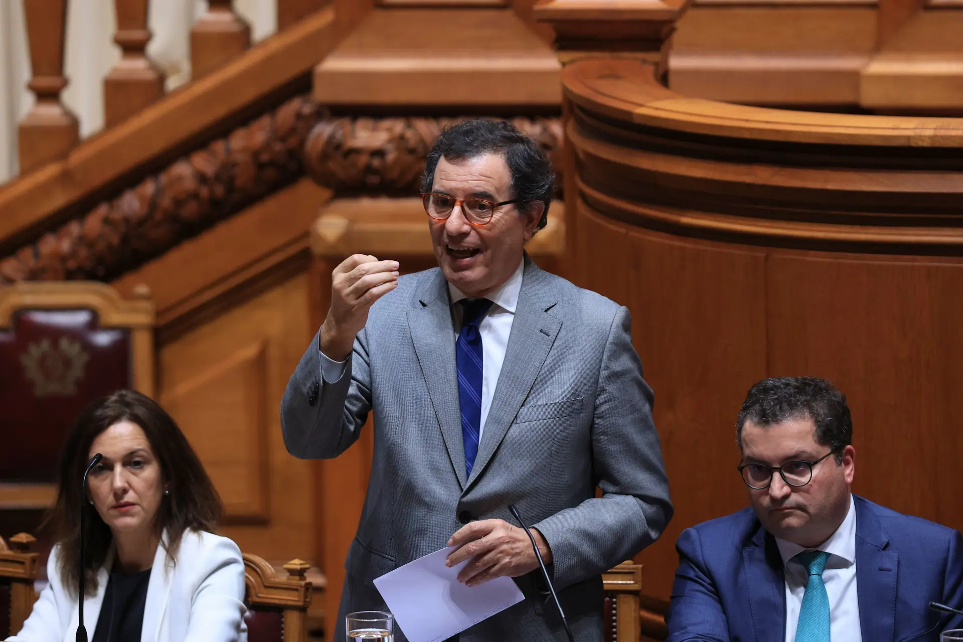 Ministro assegura que cabe ao Governo ajudar municípios afetados pelos incêndios