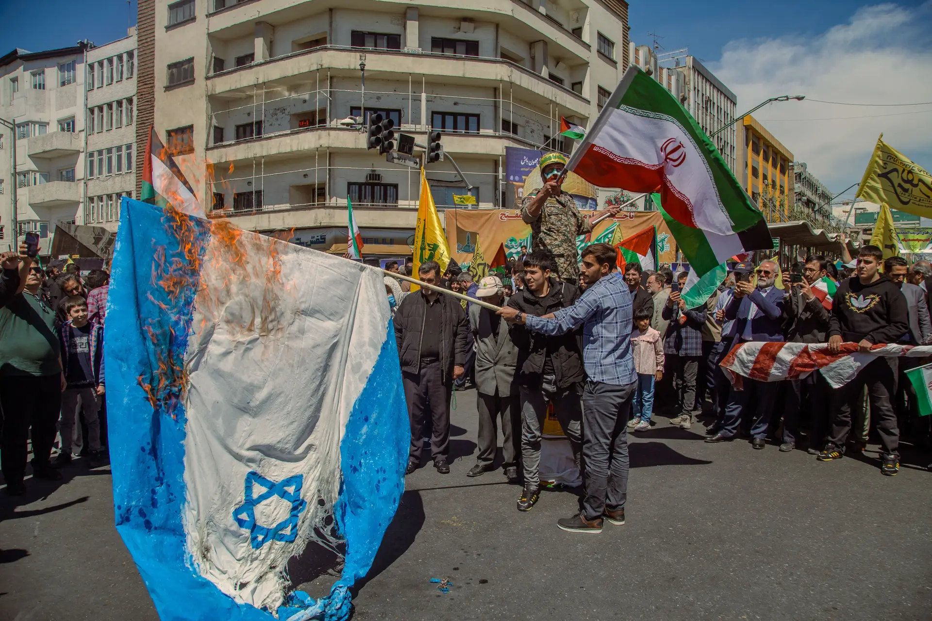 Israel reabre escolas após ataque iraniano