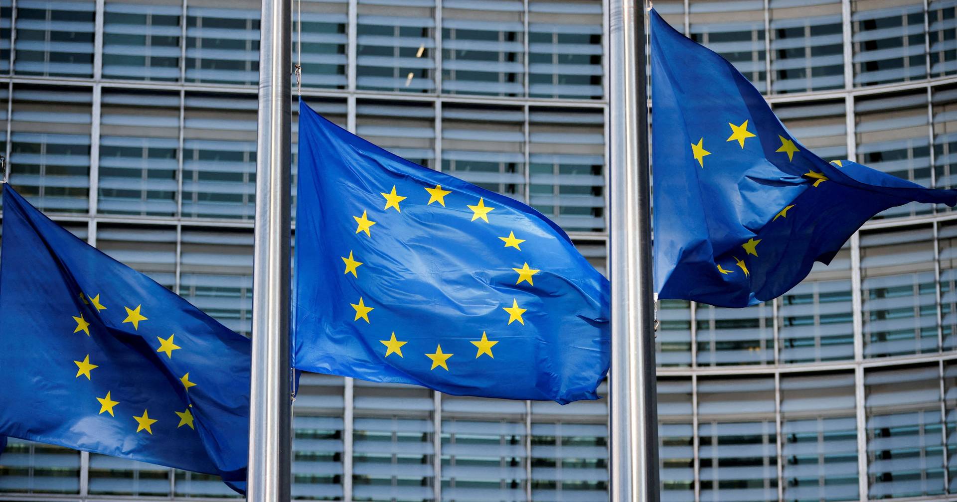 União Europeia aprova empréstimo de 90 mil milhões à Ucrânia e sanções à Rússia