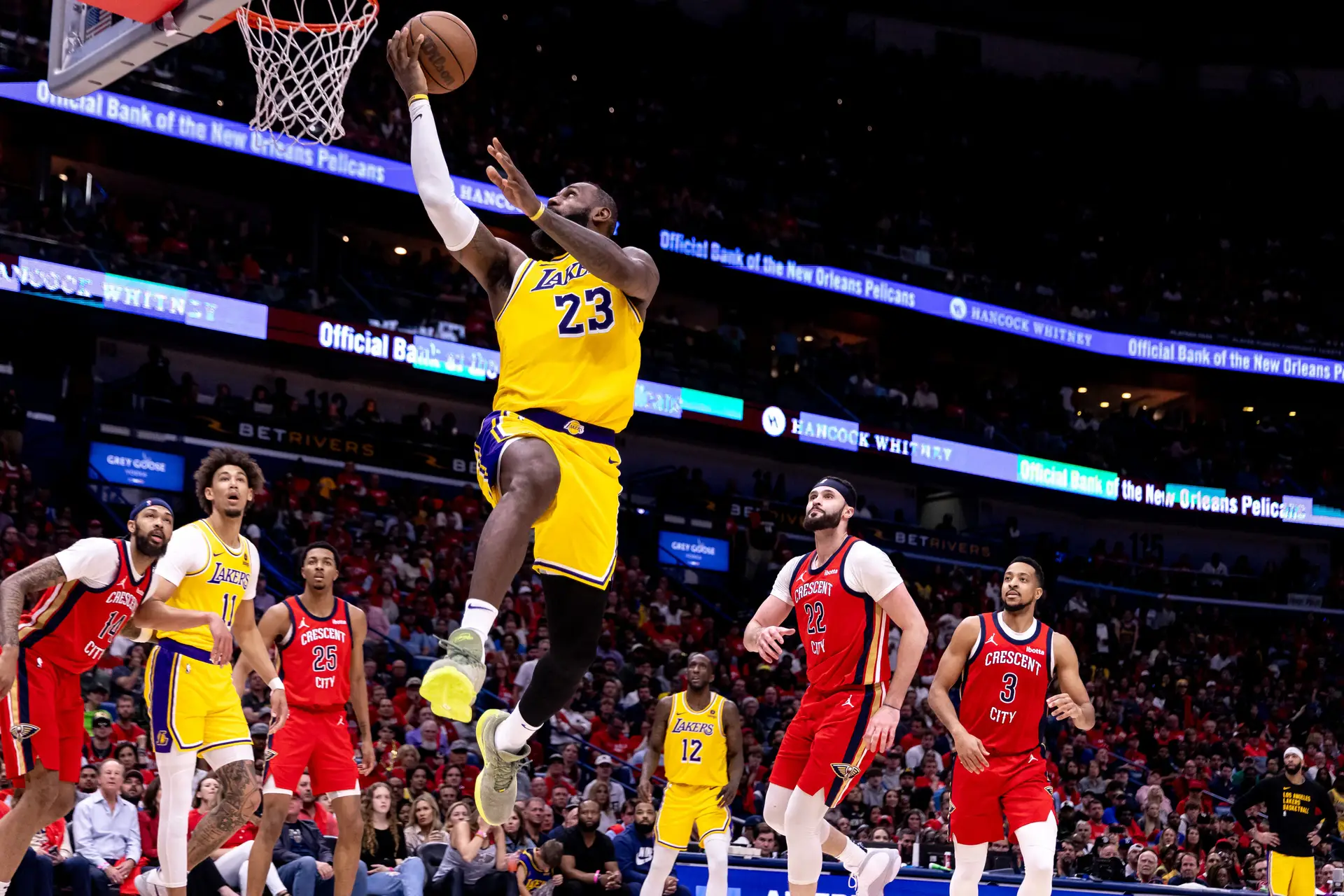 Lakers vencem Pelicans e avançam para os play-offs da NBA
