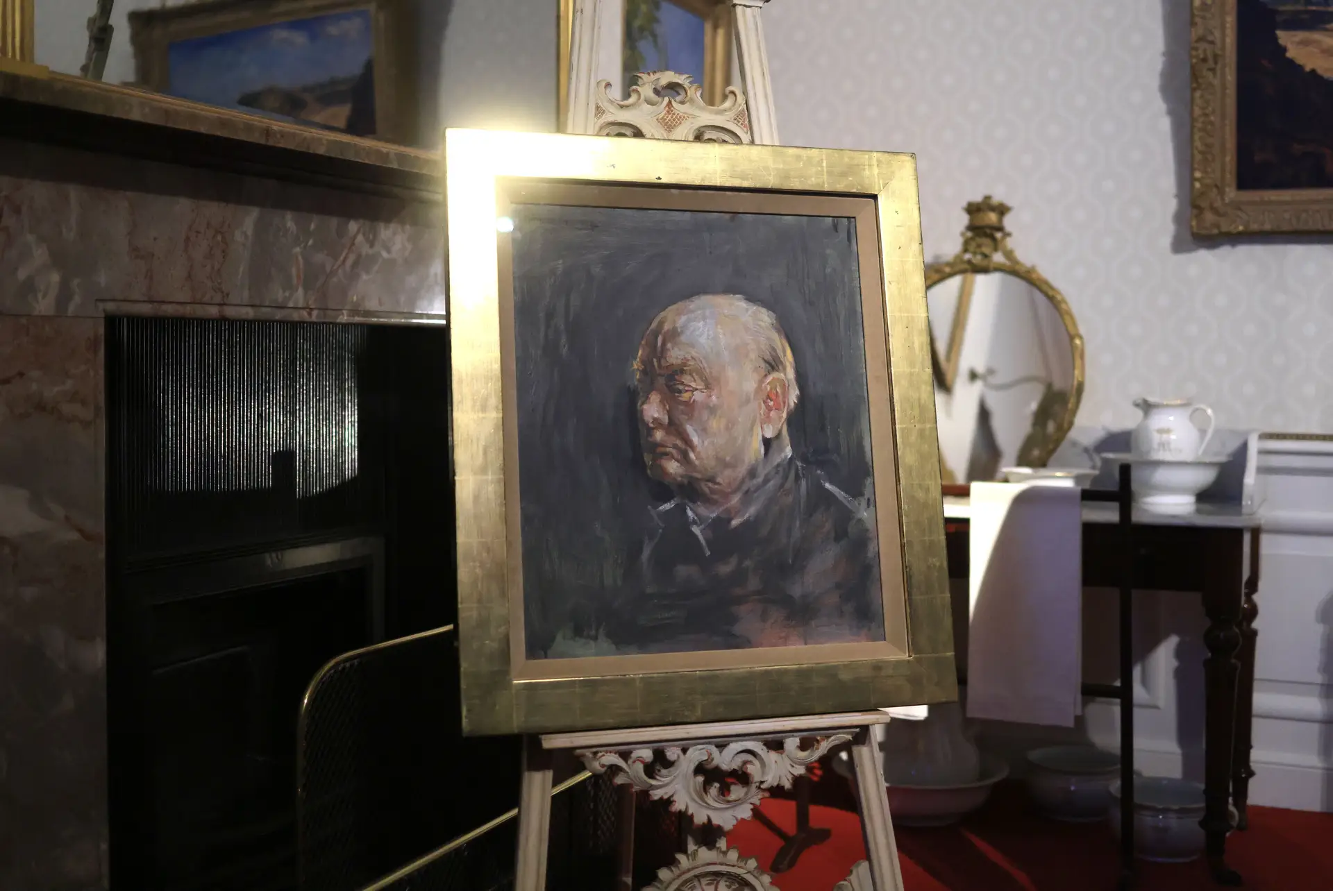 Retrato de Churchill feito por um artista cujo trabalho o líder britânico odiava vai ser leiloado
