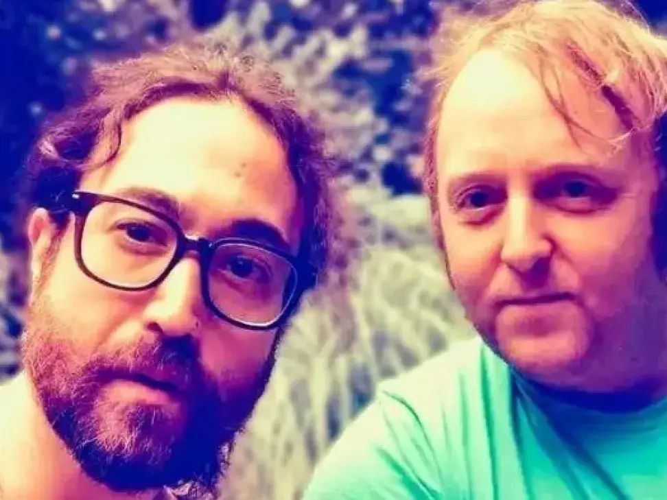 Filhos de Paul McCartney e John Lennon juntaram-se para gravar uma música