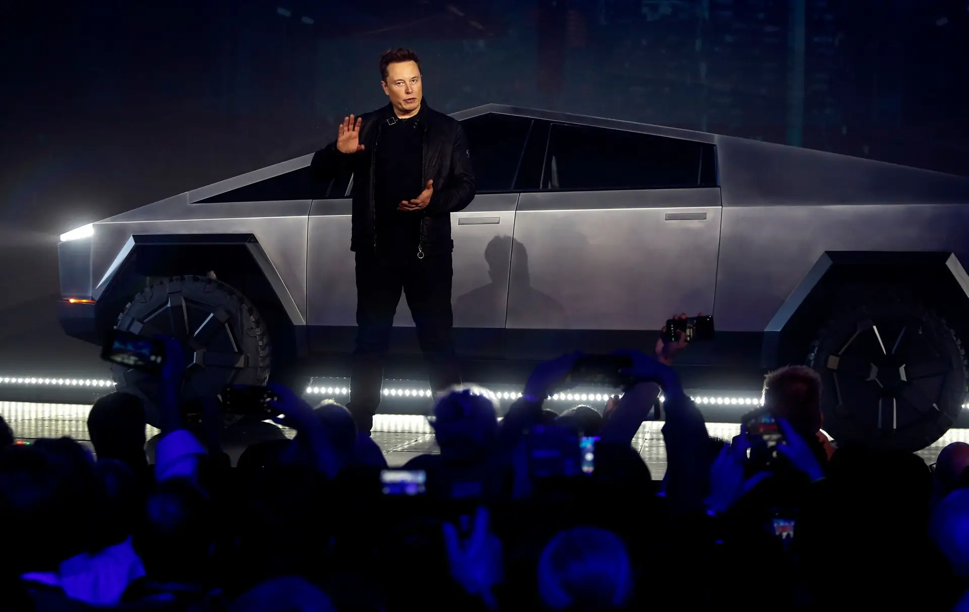 Tesla recolhe quase 4 mil Cybertrucks devido a problema no pedal do acelerador