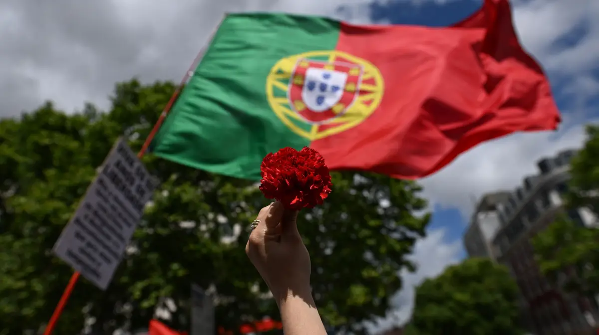 Cumpriu-se Abril: milhares festejaram a liberdade por todo o país - SIC  Notícias