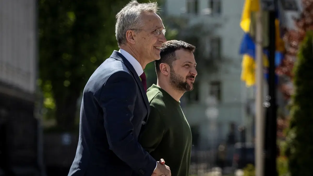 Jens Stoltenberg e Volodymyr Zelensky