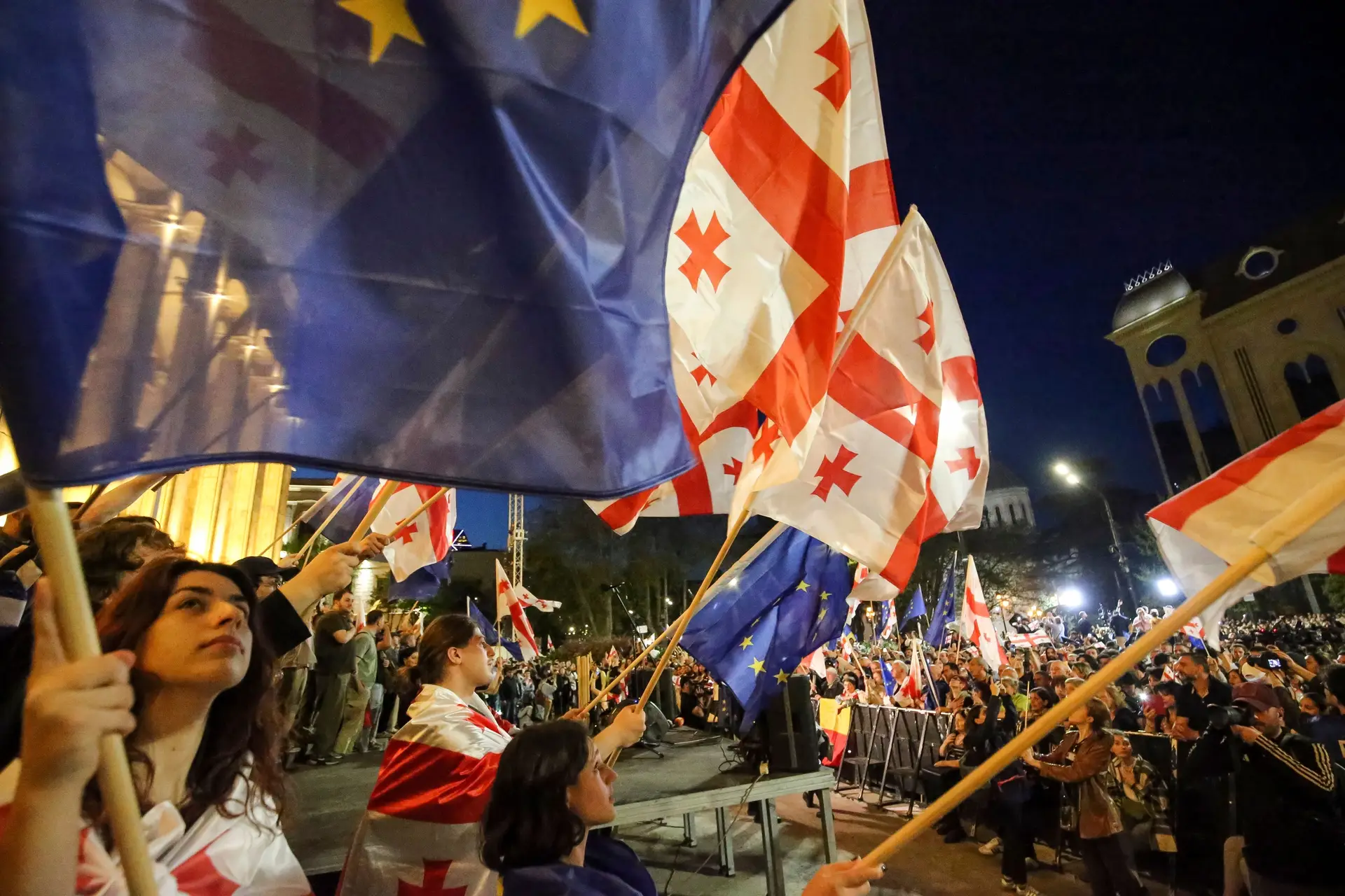 Washington alerta que lei contestada na Geórgia é incompatível com a União Europeia