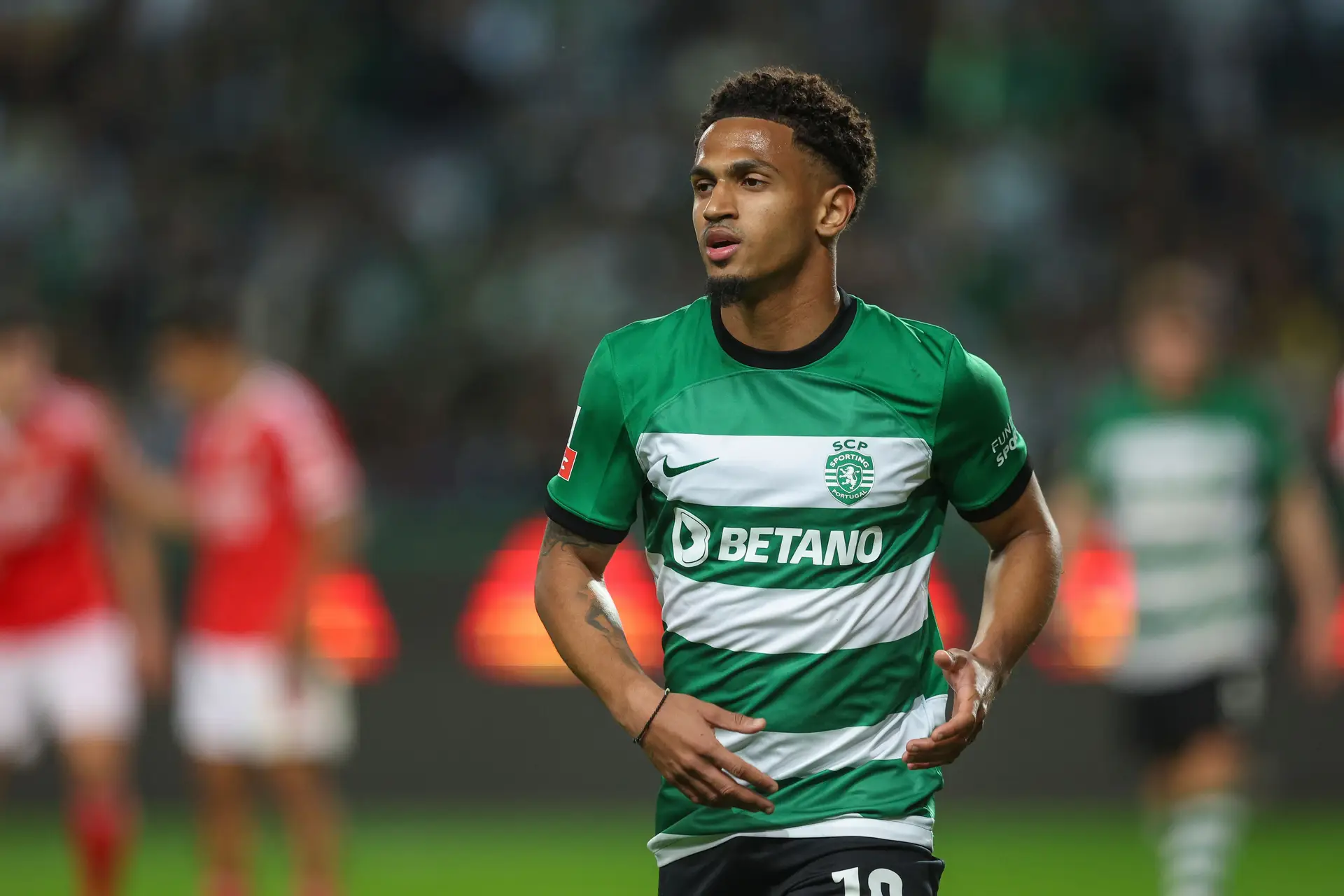 Marcus Edwards, extremo direito, 25 anos - 25 jogos, 4 golos - no Sporting desde 2021