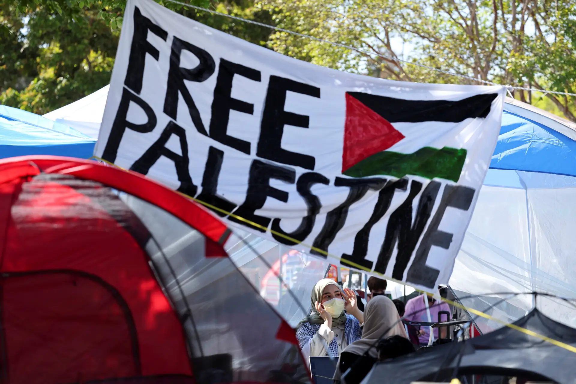 Vários alunos pró-palestinianos detidos no MIT em Boston