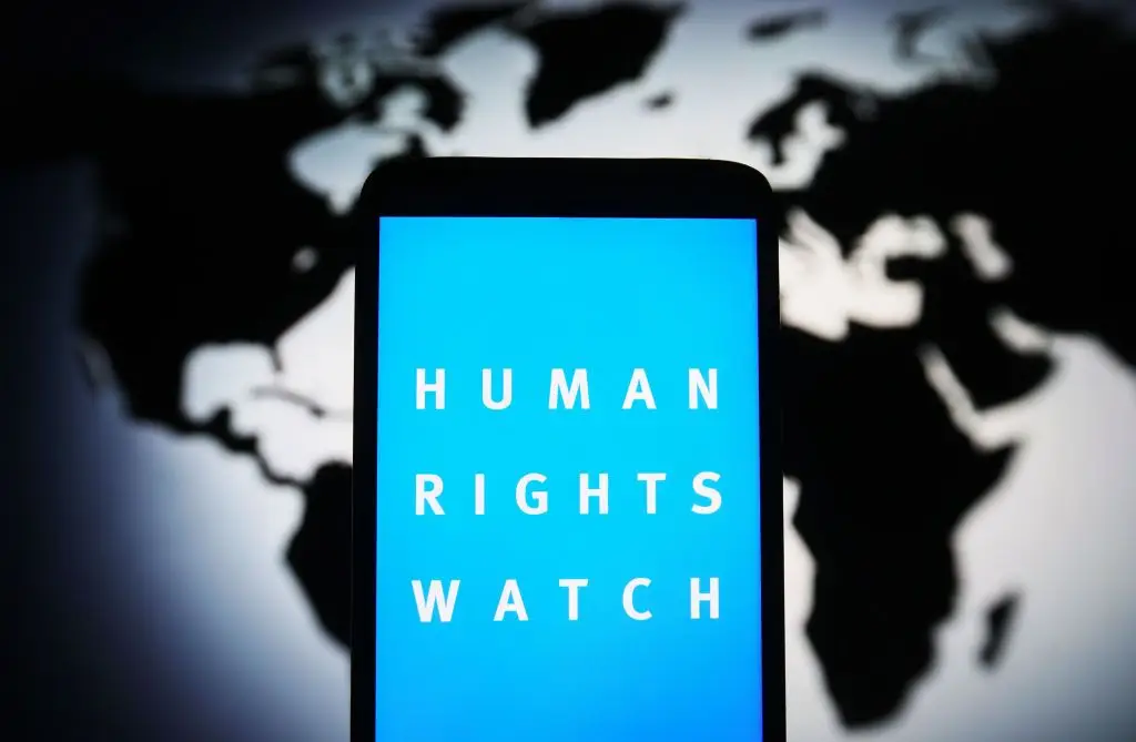 Human Rights Watch acusa Rússia de executar soldados ucranianos que se renderam