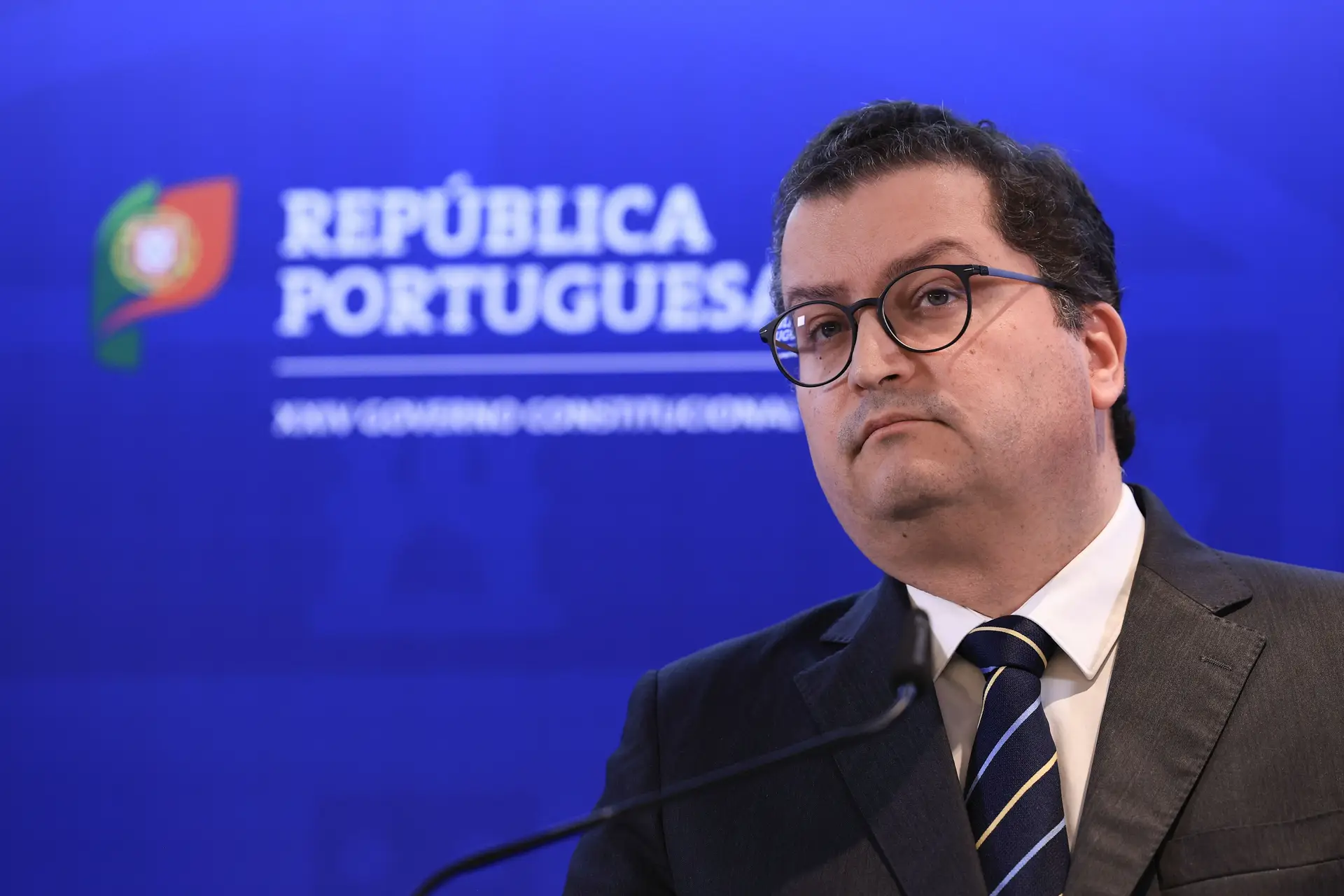 OE 2025: ministro das Finanças avisa que margem para negociar "é curta"
