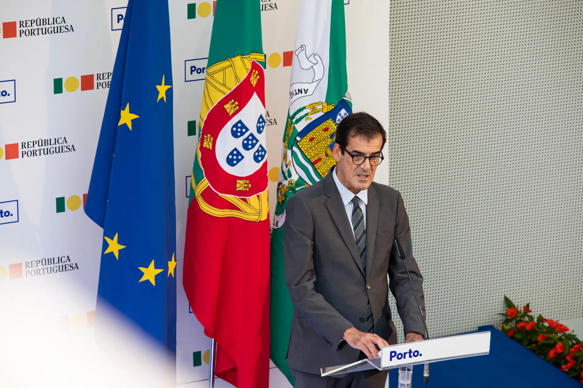 Agressões no Porto: Rui Moreira diz que “nada justifica” e pede extinção da AIMA