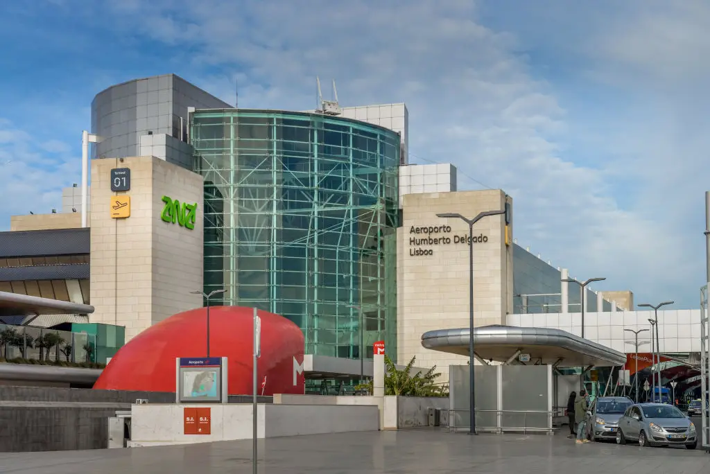 Operação "Duty Free": duas mulheres detidas por furtos de 20 mil euros no aeroporto de Lisboa