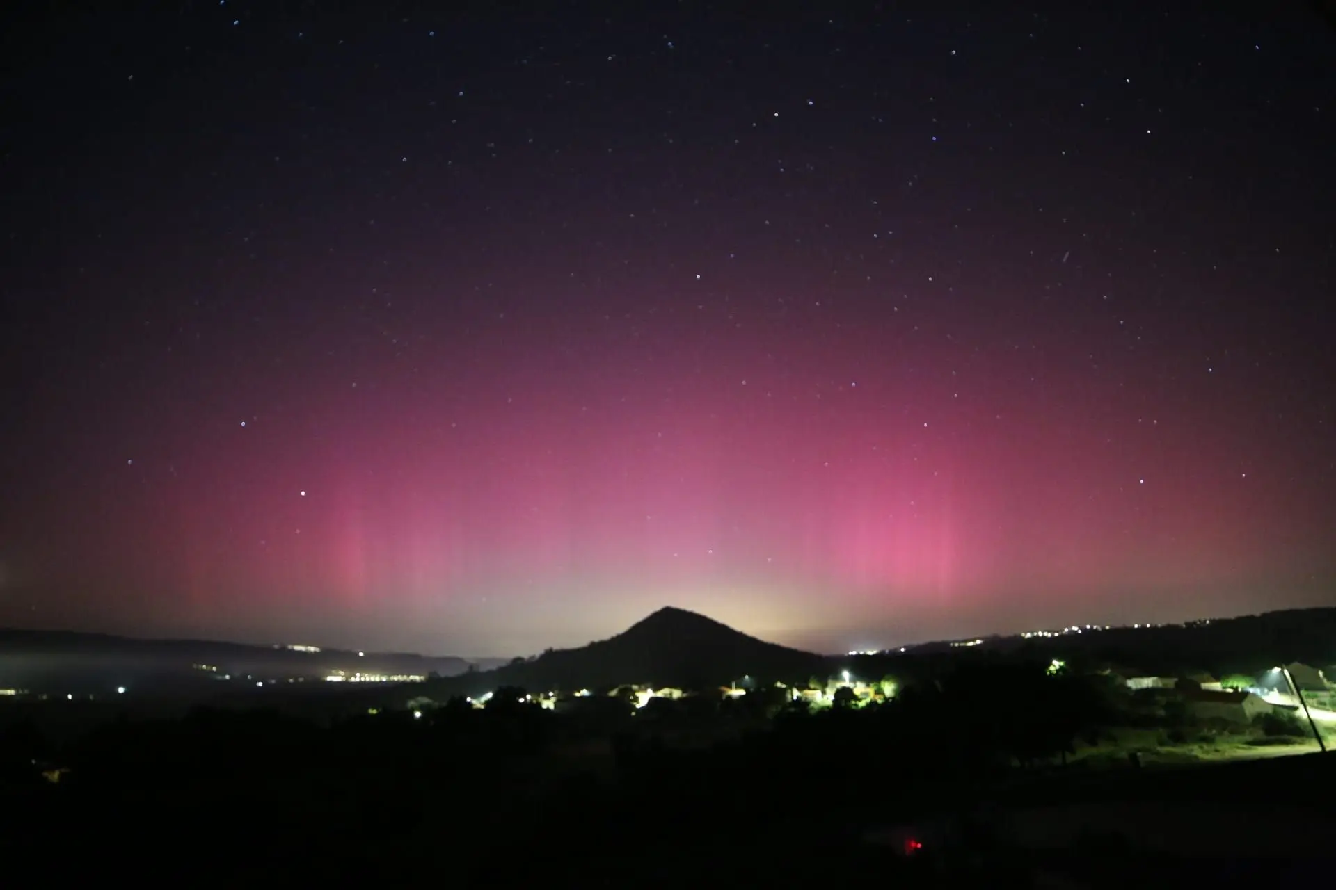 Aurora boreal pinta firmamento de Portugal – esteja discreto, pode voltar a sobrevir oriente termo de semana