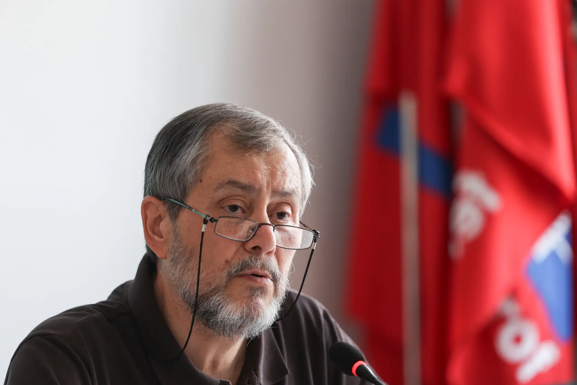Professores dizem que medidas apresentadas pelo Governo podem criar novas desigualdades