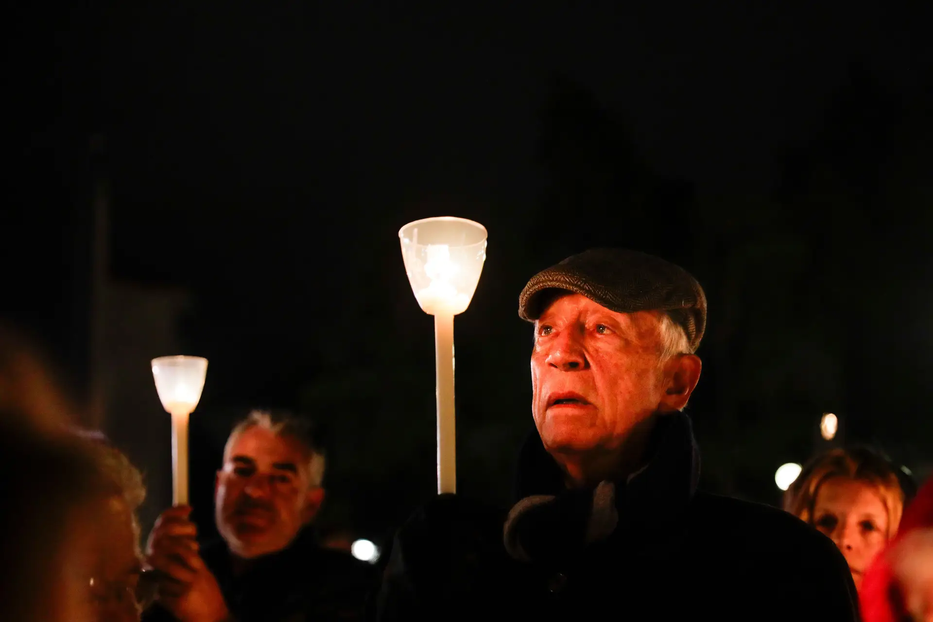 As imagens (impressionantes) da procissão das velas no Santuário de Fátima