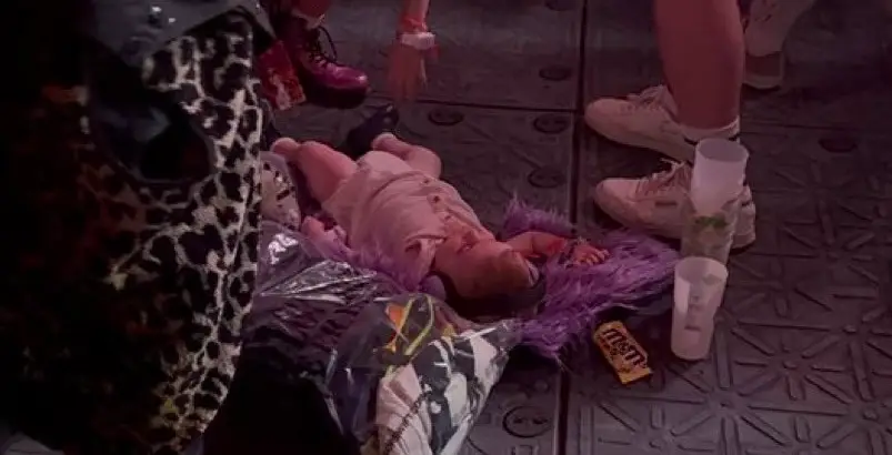 Bebê no chão durante show de Taylor Swift - Foto: X