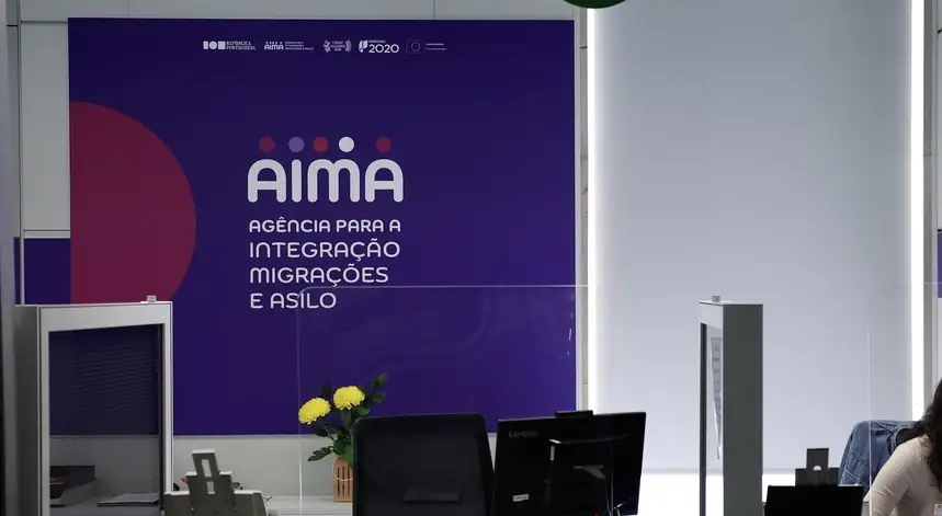 AMA dijo que seguiría la ley revelando los nombres de los empleados que determinan el proceso de migración