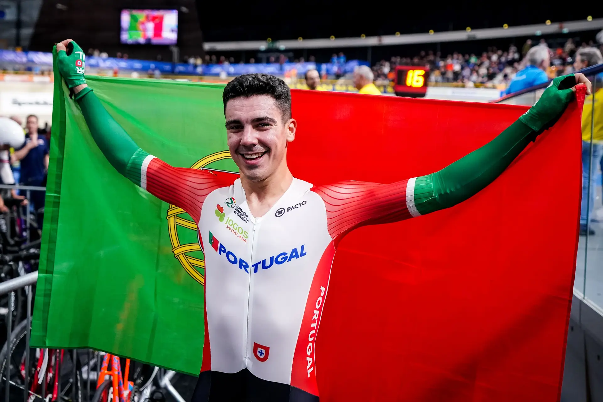 Iúri Leitão vence contrarrelógio e é o primeiro líder da volta à Grécia