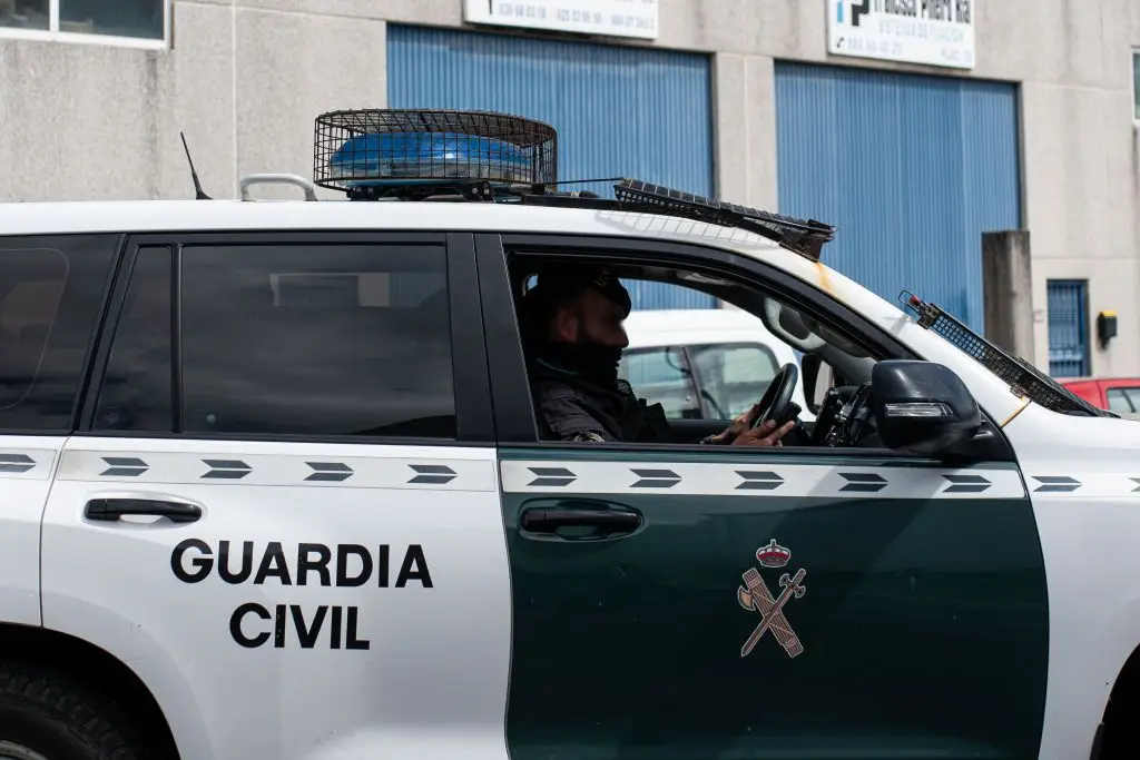Crime de violência doméstica está a chocar em Espanha: homem mata mulher e decapita-a