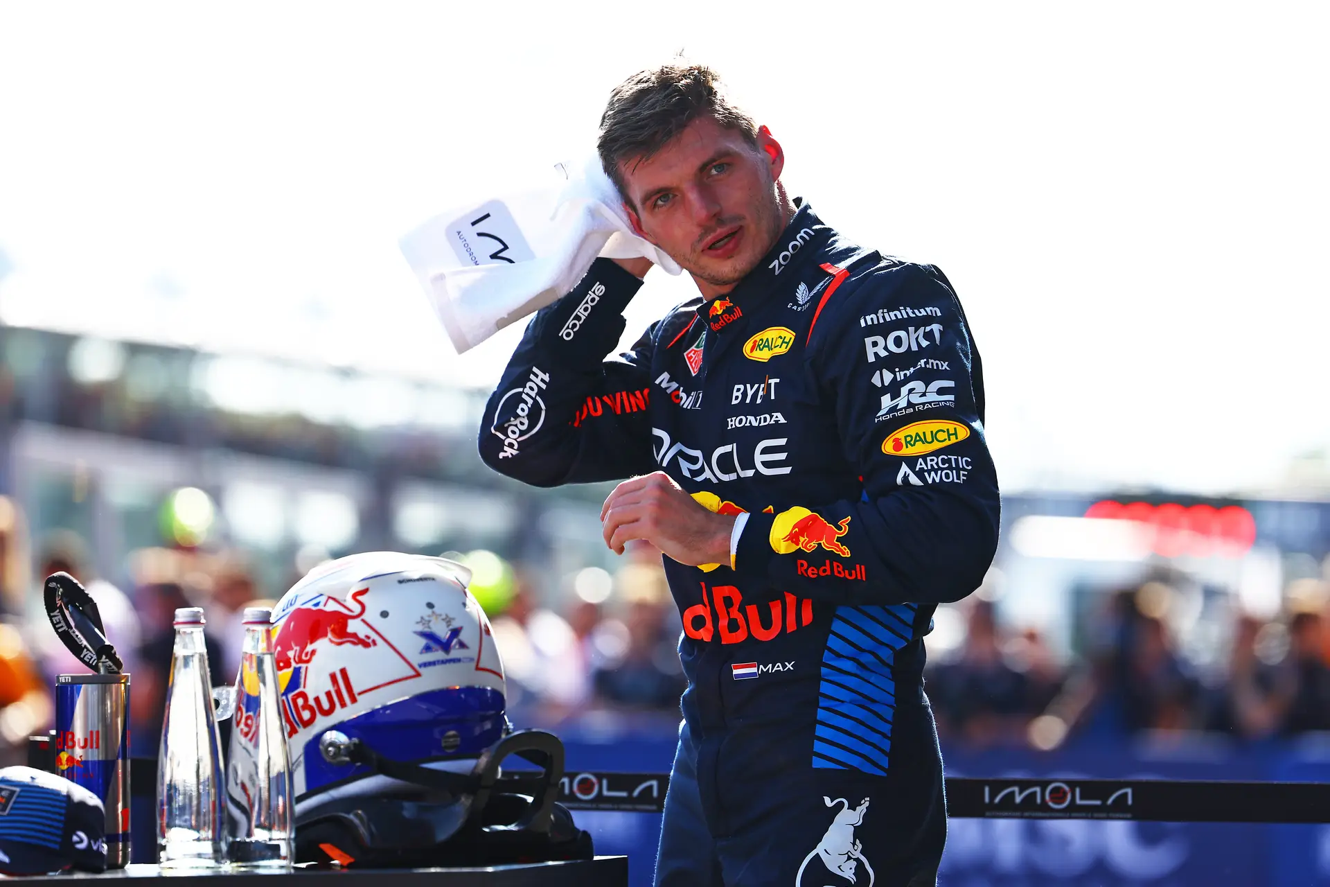 Max Verstappen conquista 'pole' em Imola e não esquece Ayrton Senna