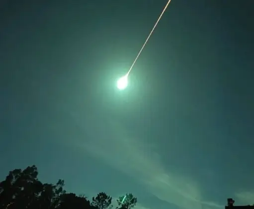 Blitz am Himmel über Portugal: „Möglicher Meteoriteneinschlag“ in Castro Daire