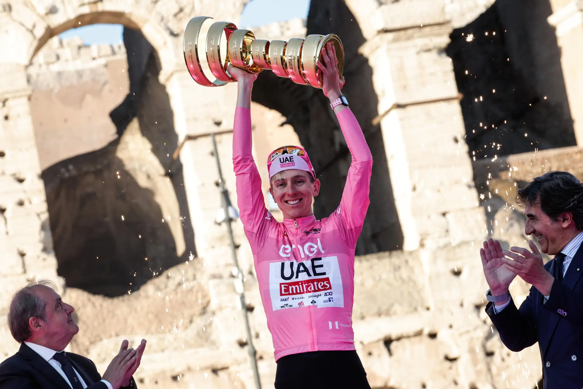 Giro: Tadej Pogacar vence 107.ª edição e conquista terceira grande Volta