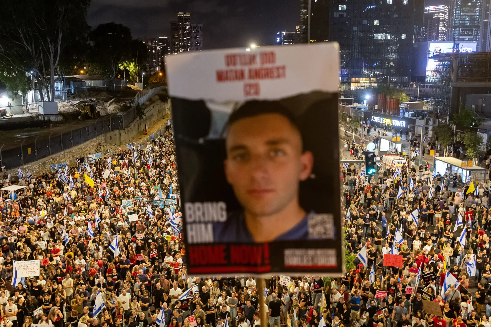 Milhares protestam em Telavive para exigir regresso de reféns e demissão de Netanyahu