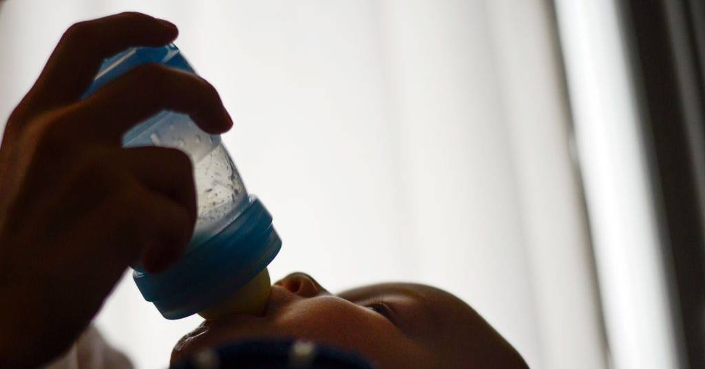 DGS garante que "não há casos confirmados" de intoxicação por leite infantil