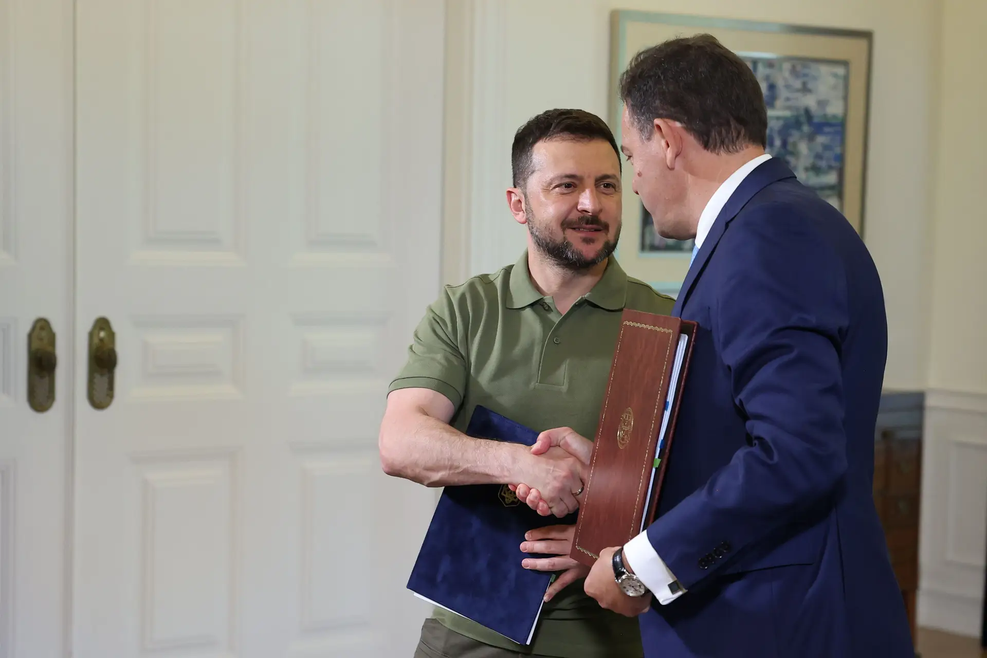 Montenegro encontra-se com Zelensky em Copenhaga