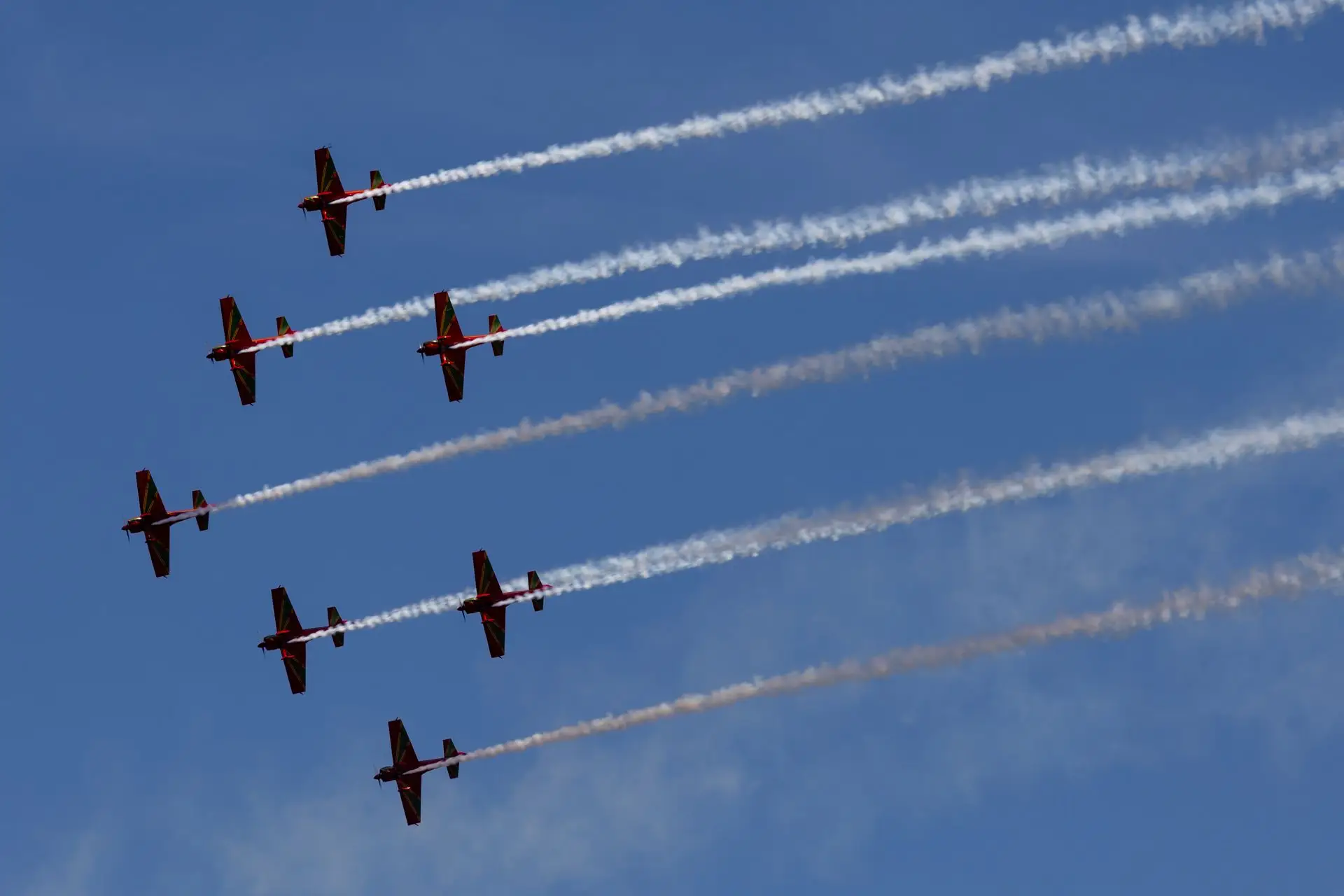 Dois aviões chocam no ar durante festival Beja Air Show