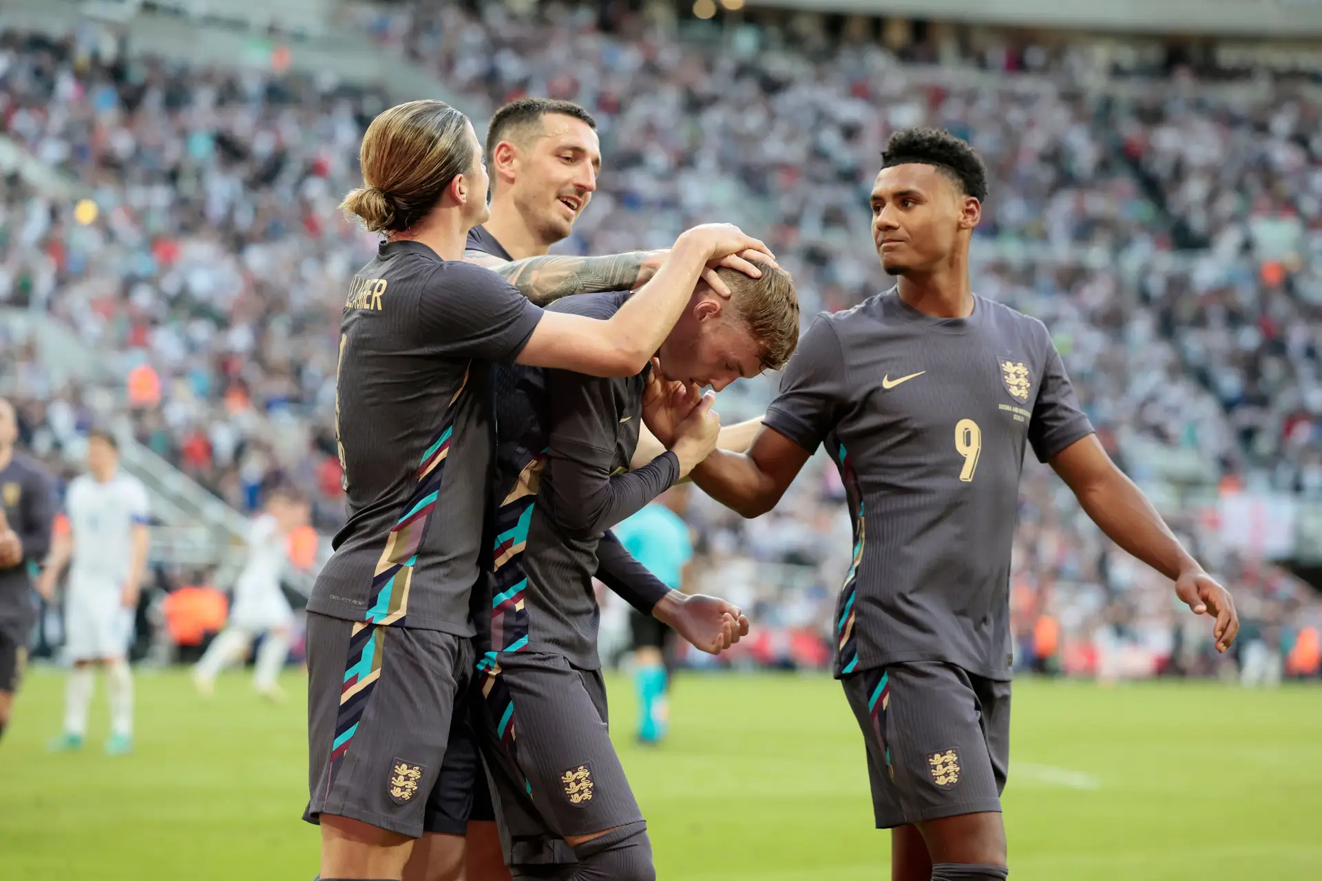 Nas vésperas do Euro2024 a Inglaterra vence a Bósnia e a Alemanha empata sem golos com a Ucrânia