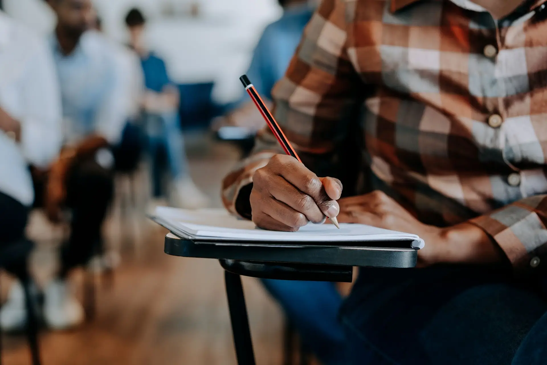 Apenas 24% dos alunos de cursos profissionais seguem para o ensino superior