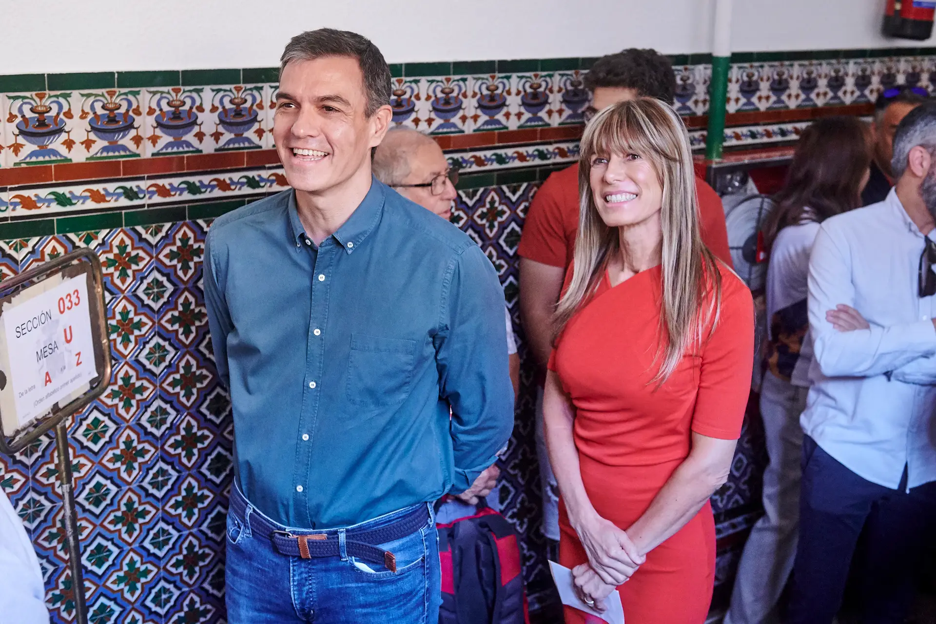 Mulher de Pedro Sánchez vai ser ouvida por suspeitas de tráfico de influências