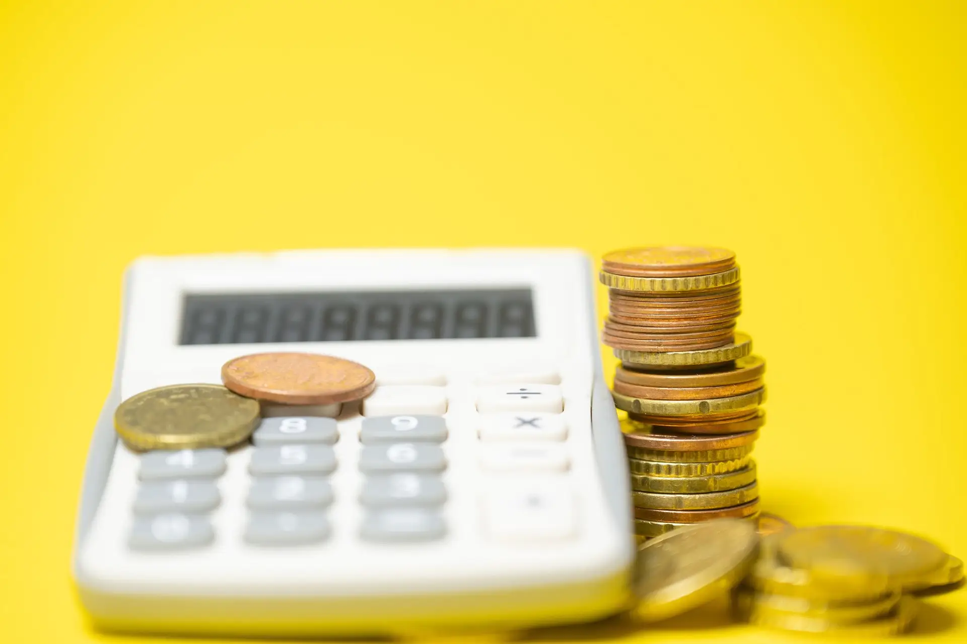 Obrigações do Tesouro ou Certificados de Aforro? Saiba onde deve investir o seu dinheiro