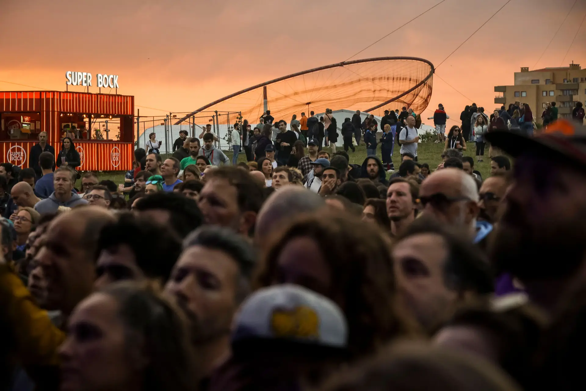 Charli XCX, Deftones, Anohni e dezenas de outros no Primavera Sound do