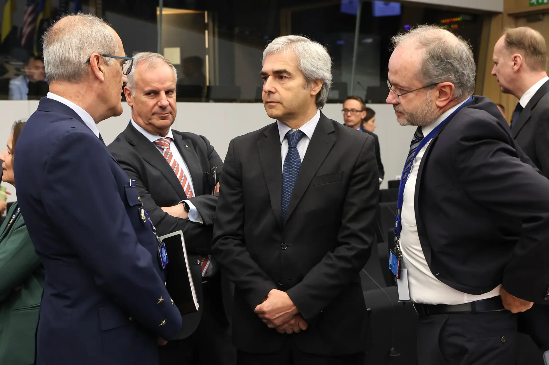 Ministros da Defesa da NATO reúnem-se com foco na Ucrânia