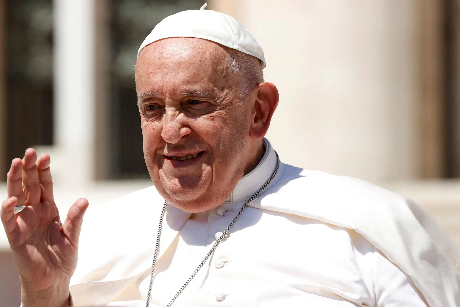 "Que justo seria para todos": Papa Francisco quer ricos a pagar mais impostos para distribuir dinheiro pelos pobres