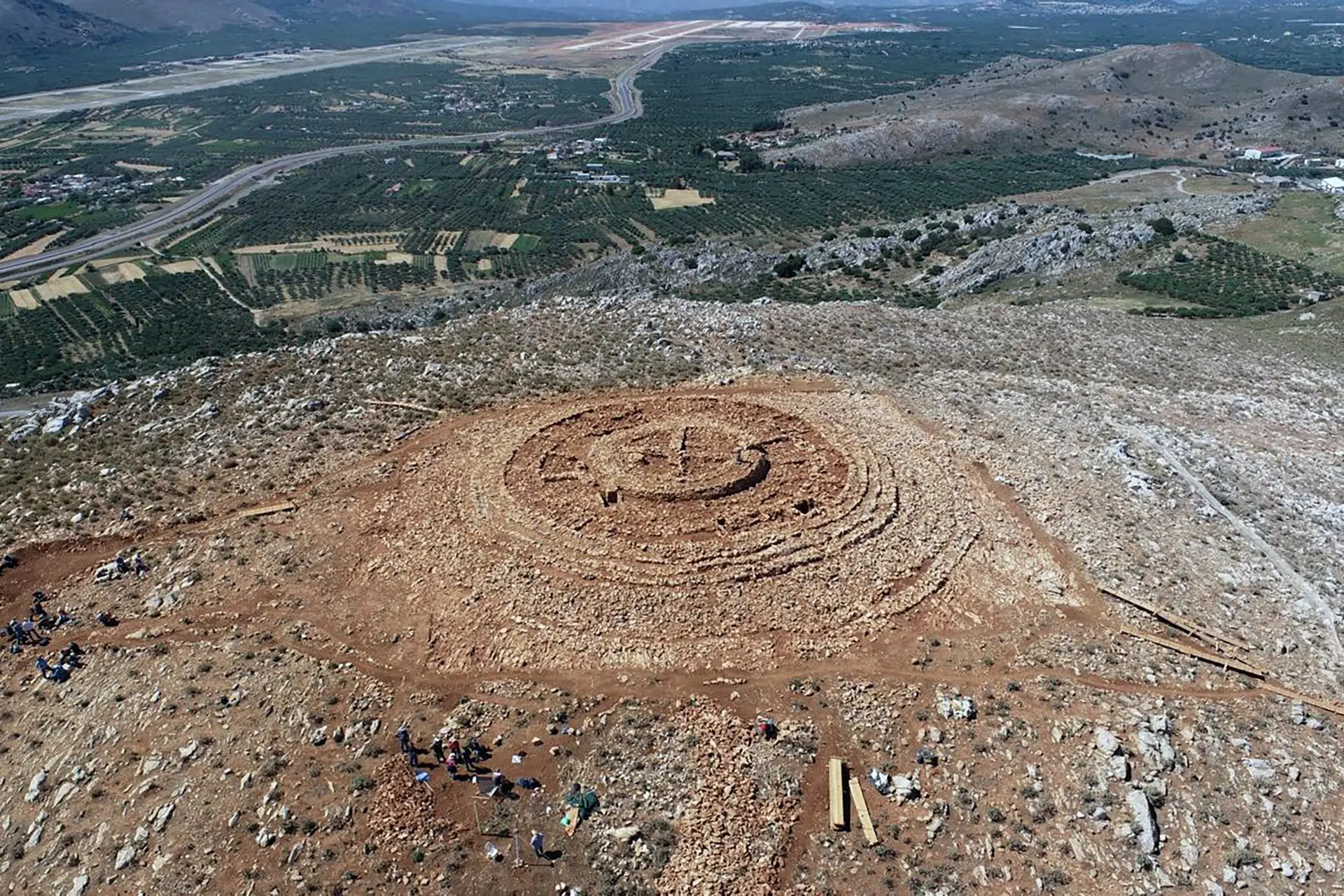 Descoberta misteriosa estrutura na Grécia (de construção meticulosa) com mais de 4 mil anos