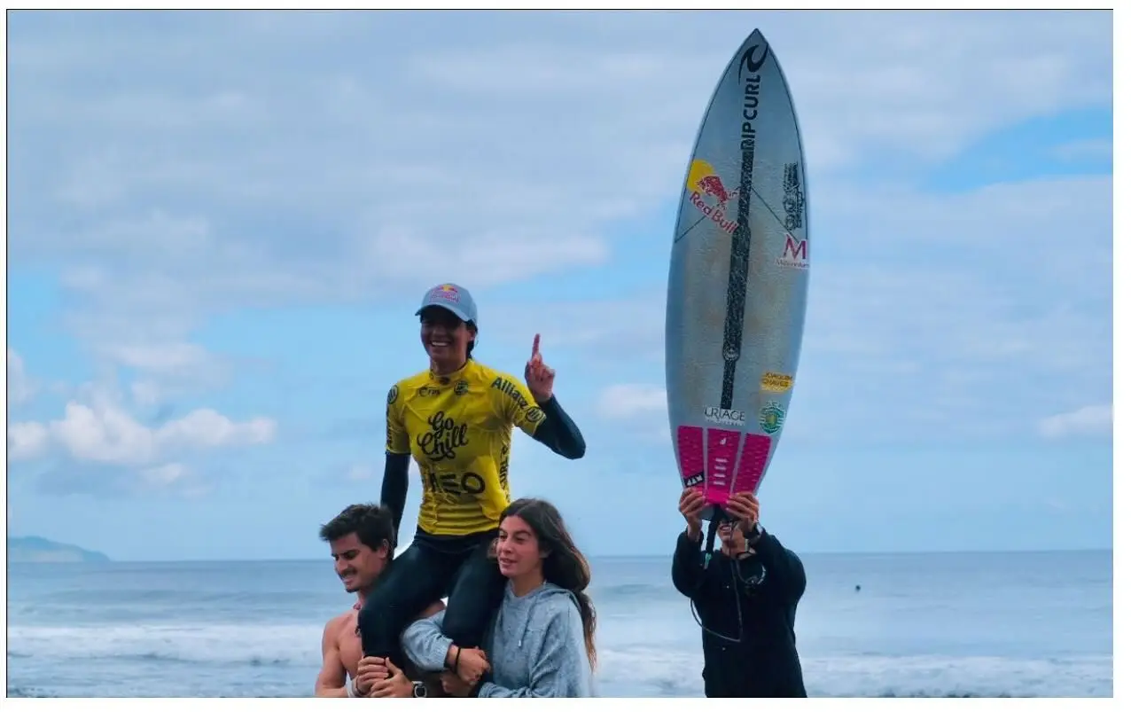 Teresa Bonvalot é campeã nacional de surf