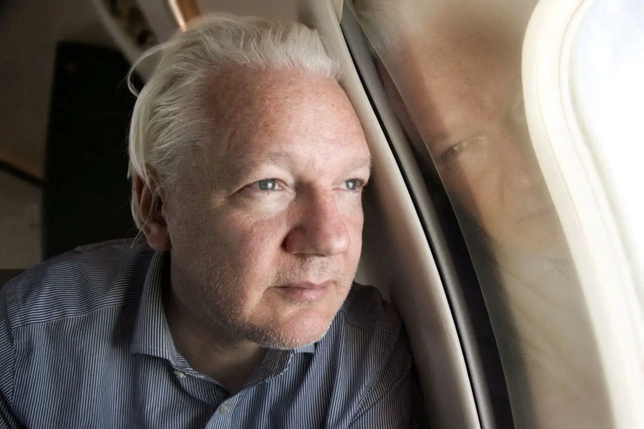 Assange vai para ilha remota de Saipan: o que se segue até poder ser um homem livre?