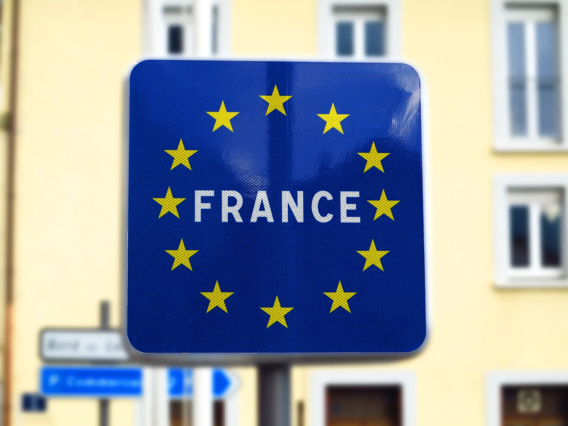 Imigração marca debate político em França e polariza sociedade que vai a votos