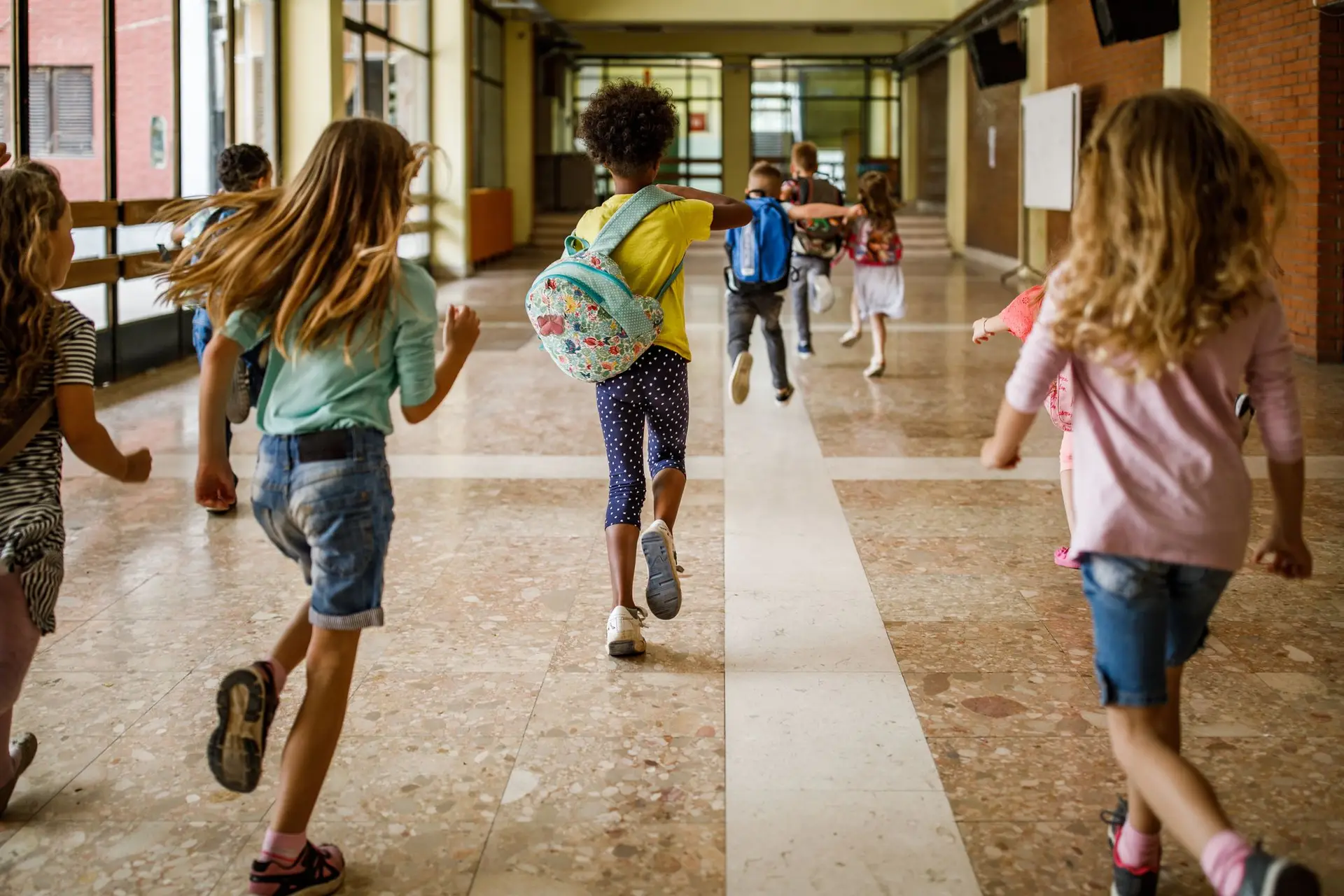 Estudo conclui que maioria dos alunos "já virou a página" da covid-19