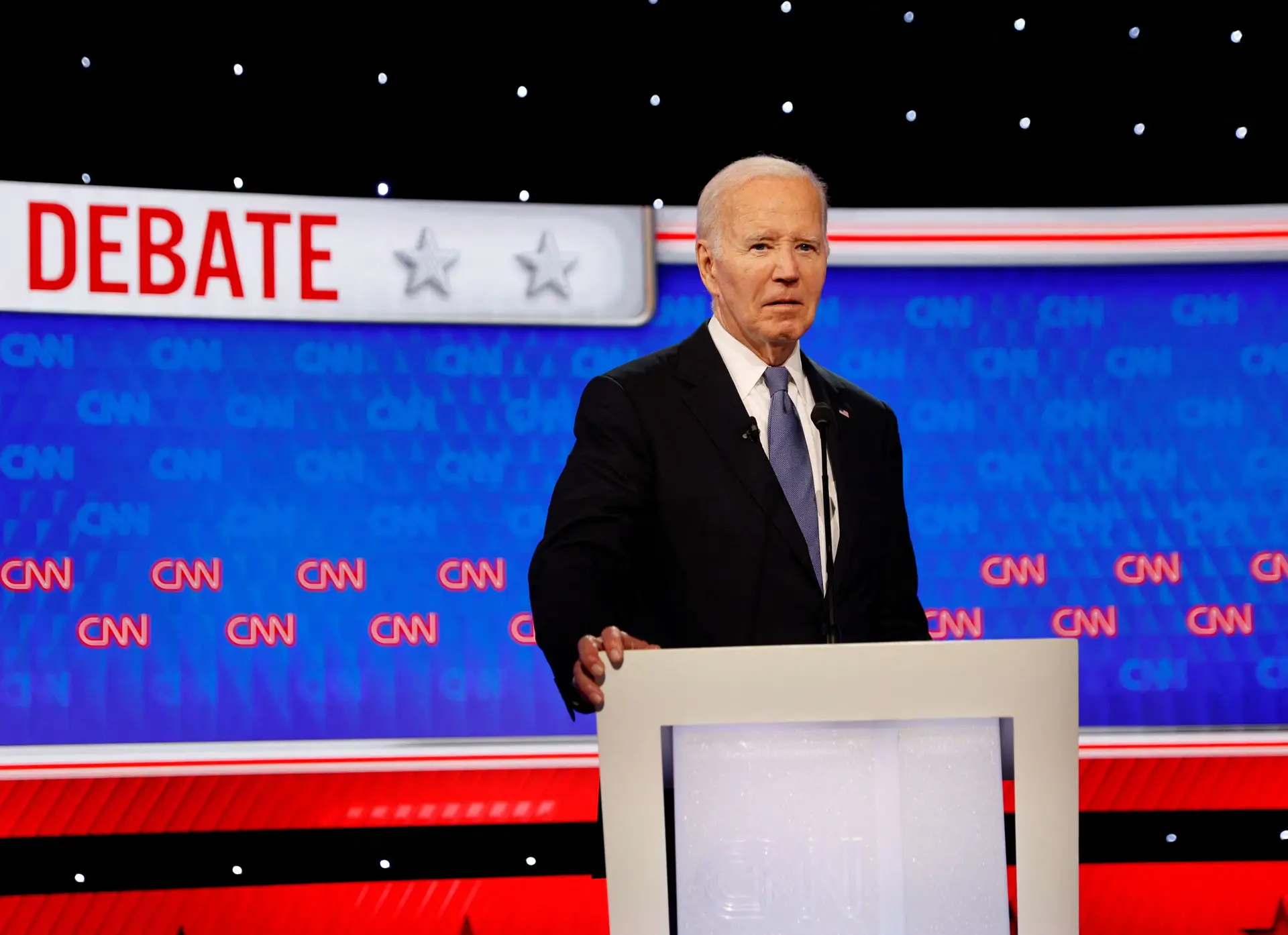 Joe Biden garante que "ninguém o vai empurrar para fora da corrida presidencial" mas será que convence?