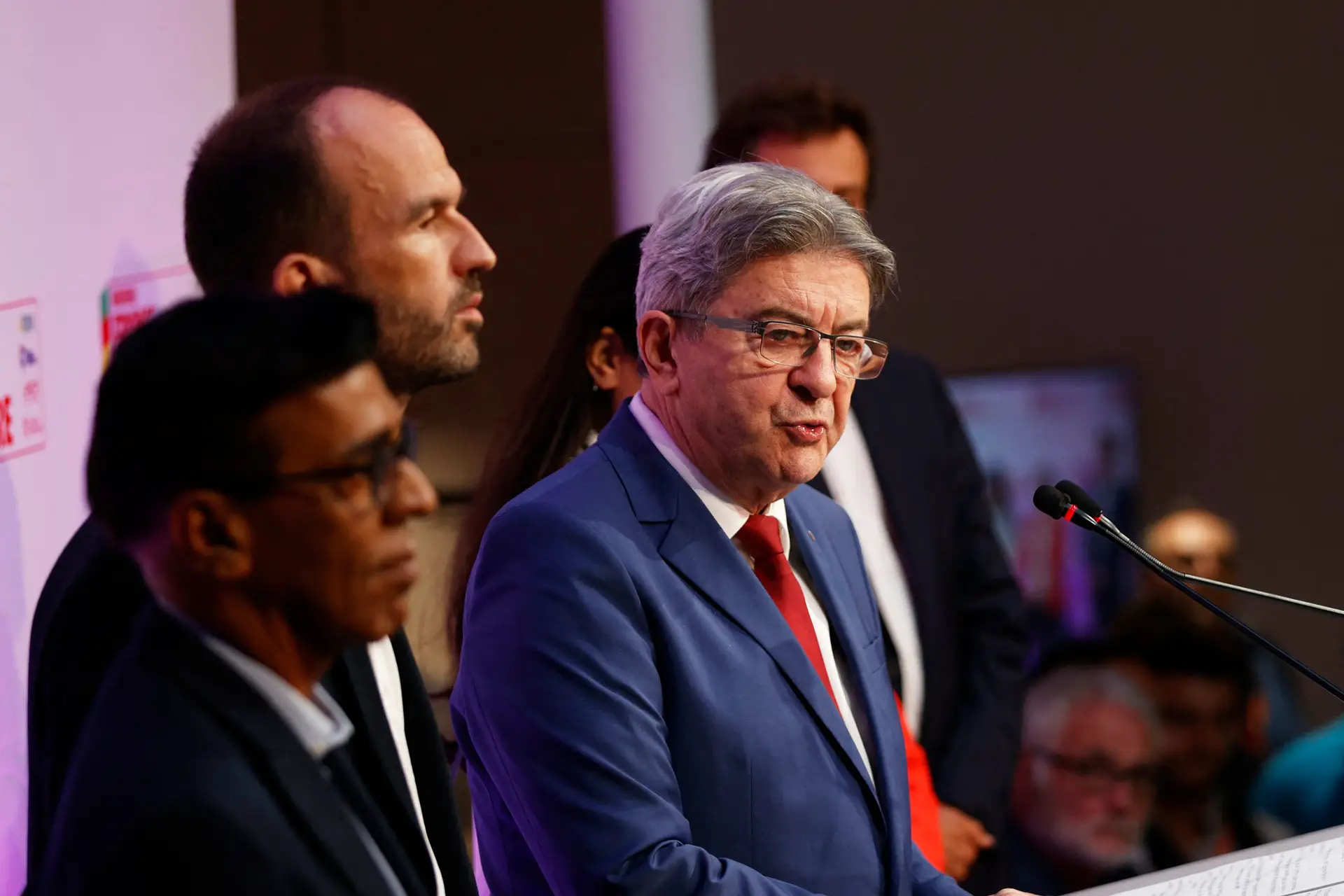 Eleições em França: extrema-direita vence primeira volta com 34%