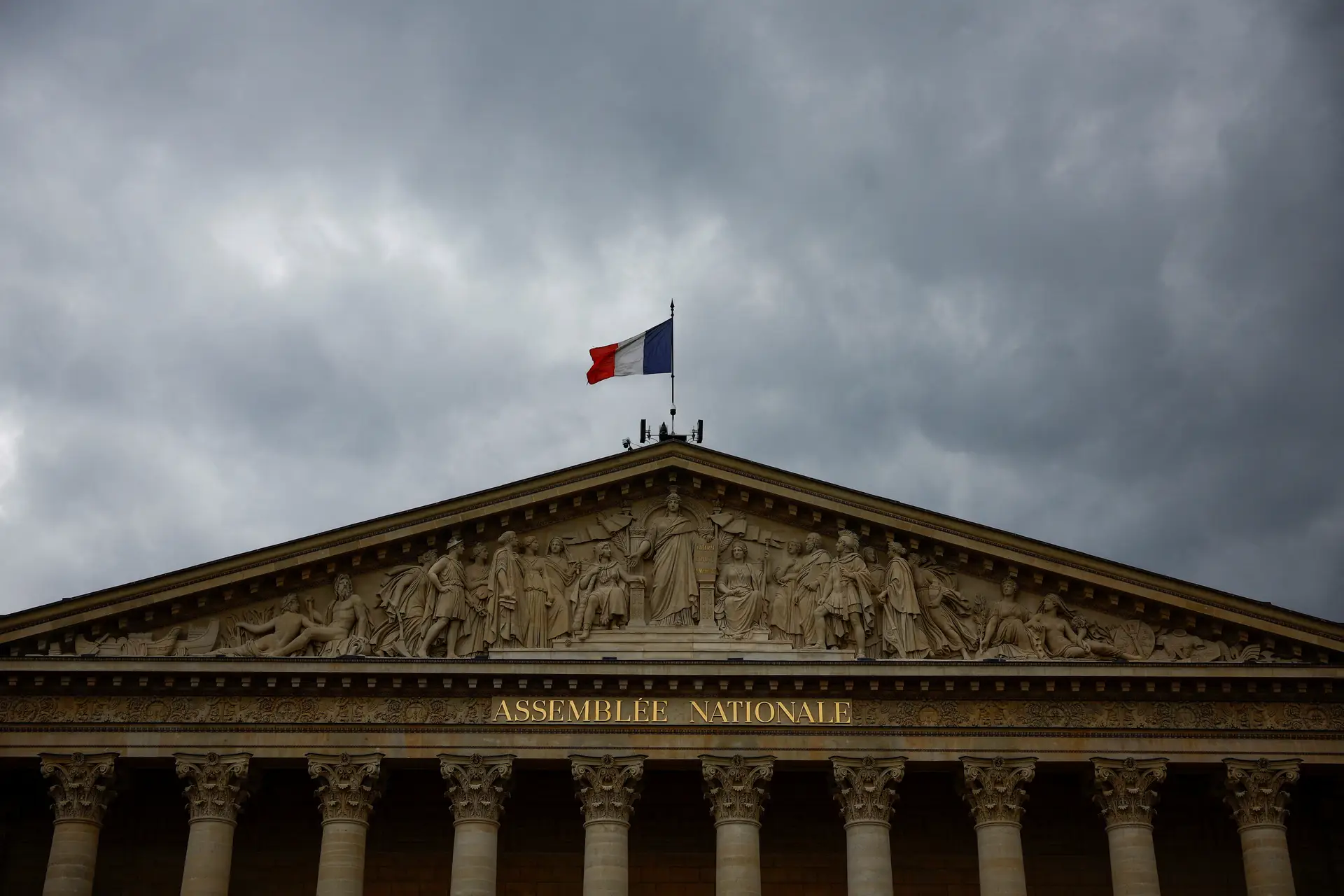 "Assustador, não é a França que conheci”: como os franceses veem as eleições que deixaram a extrema-direita às portas do poder