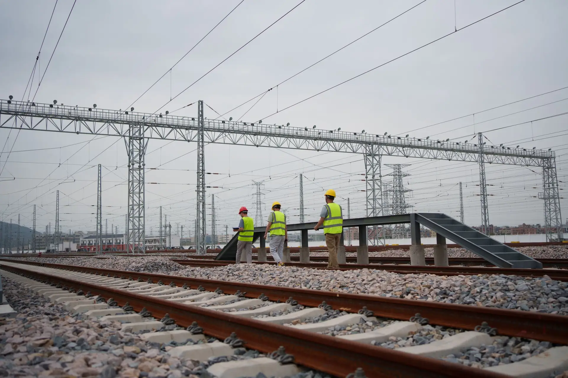 TGV: empresas podem concorrer ao primeiro troço até esta terça-feira