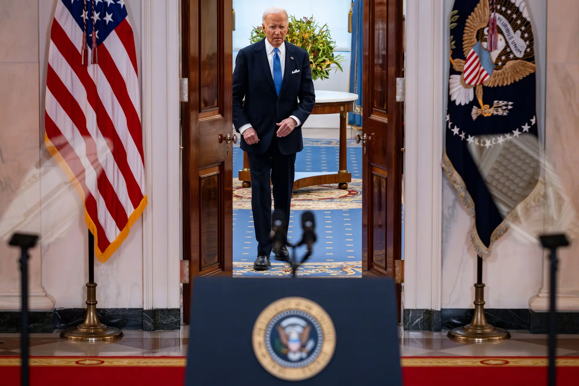 Eleições nos EUA: Biden admite repensar continuidade de recandidatura