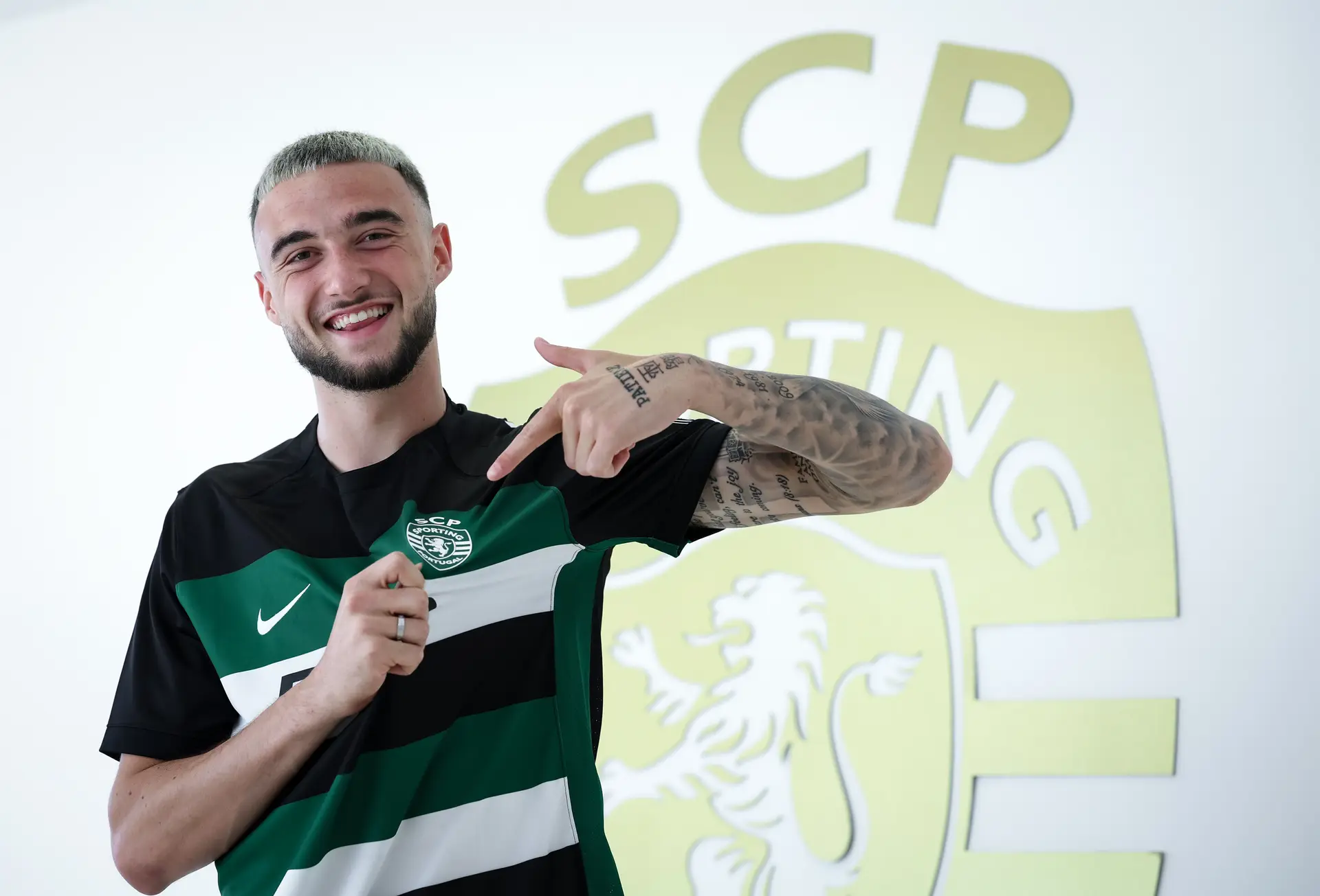 Zeno Debast é o mais recente reforço do Sporting para as próximas cinco ...