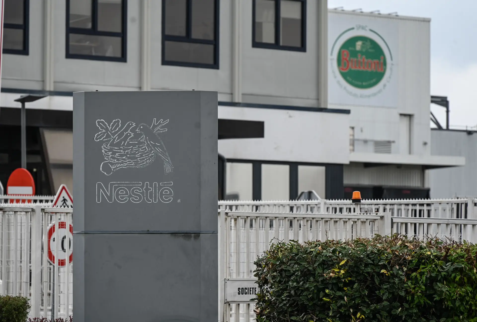 Nestlé França acusada no caso das pizzas contaminadas com bactéria E.coli