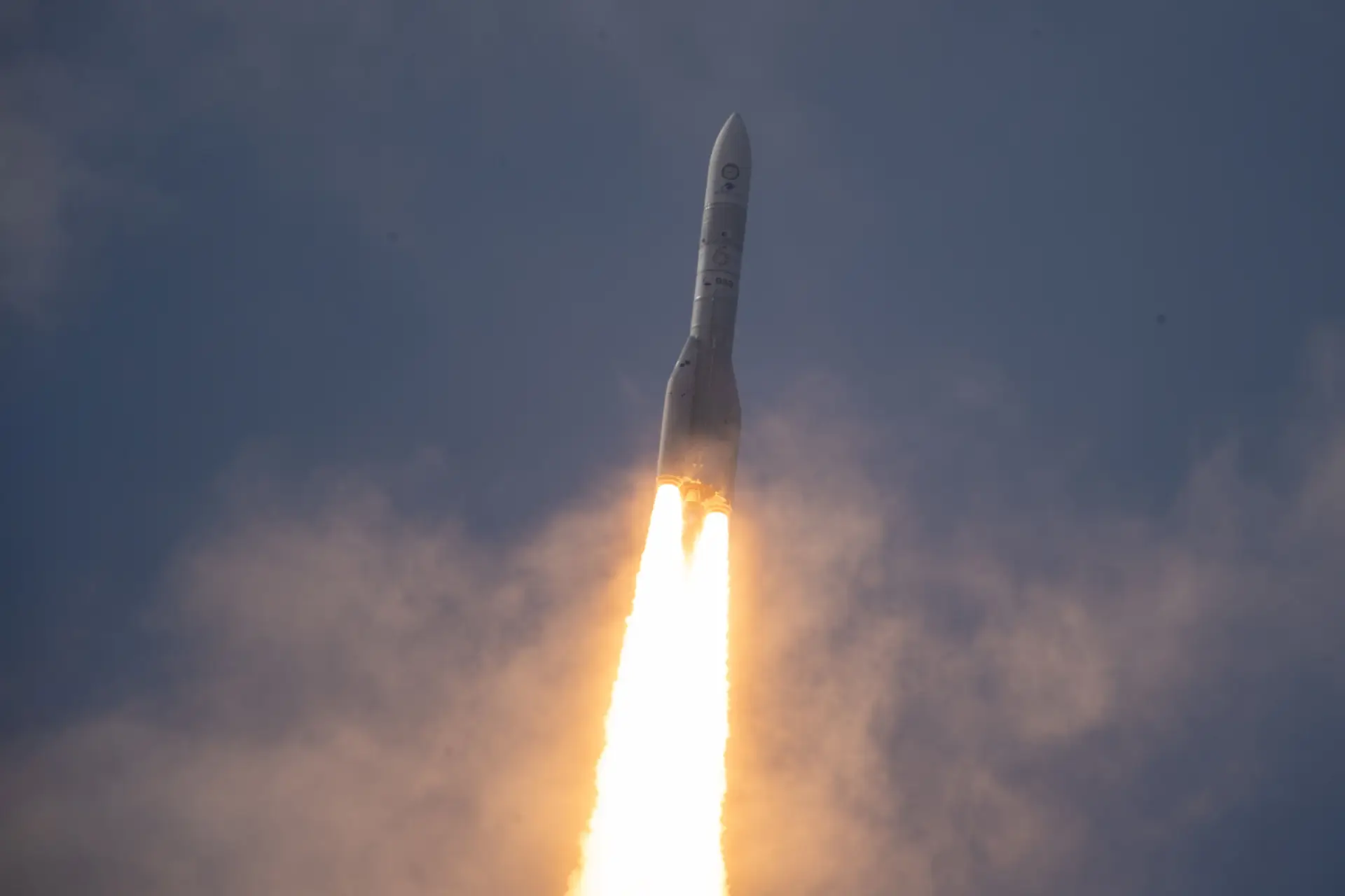 Foguetão da SpaceX envia dois pequenos satélites portugueses para o espaço